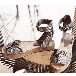 VINCE EDIE LEATHER BLACK WHITE SNAKE EMBOSSED